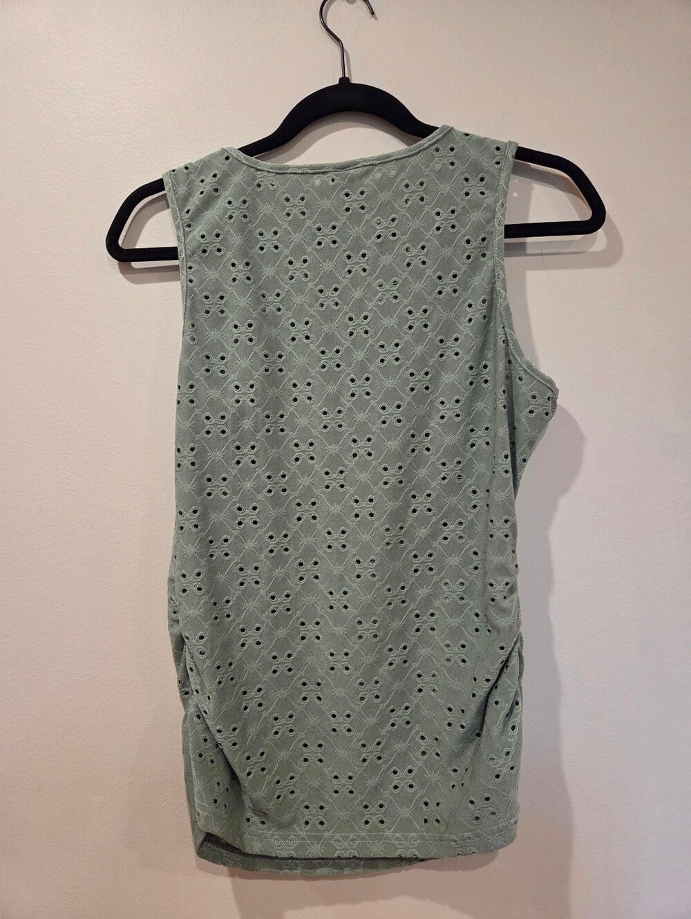 EMERY ROSE Eyelet Embroidery Tank - Picture 4 of 4
